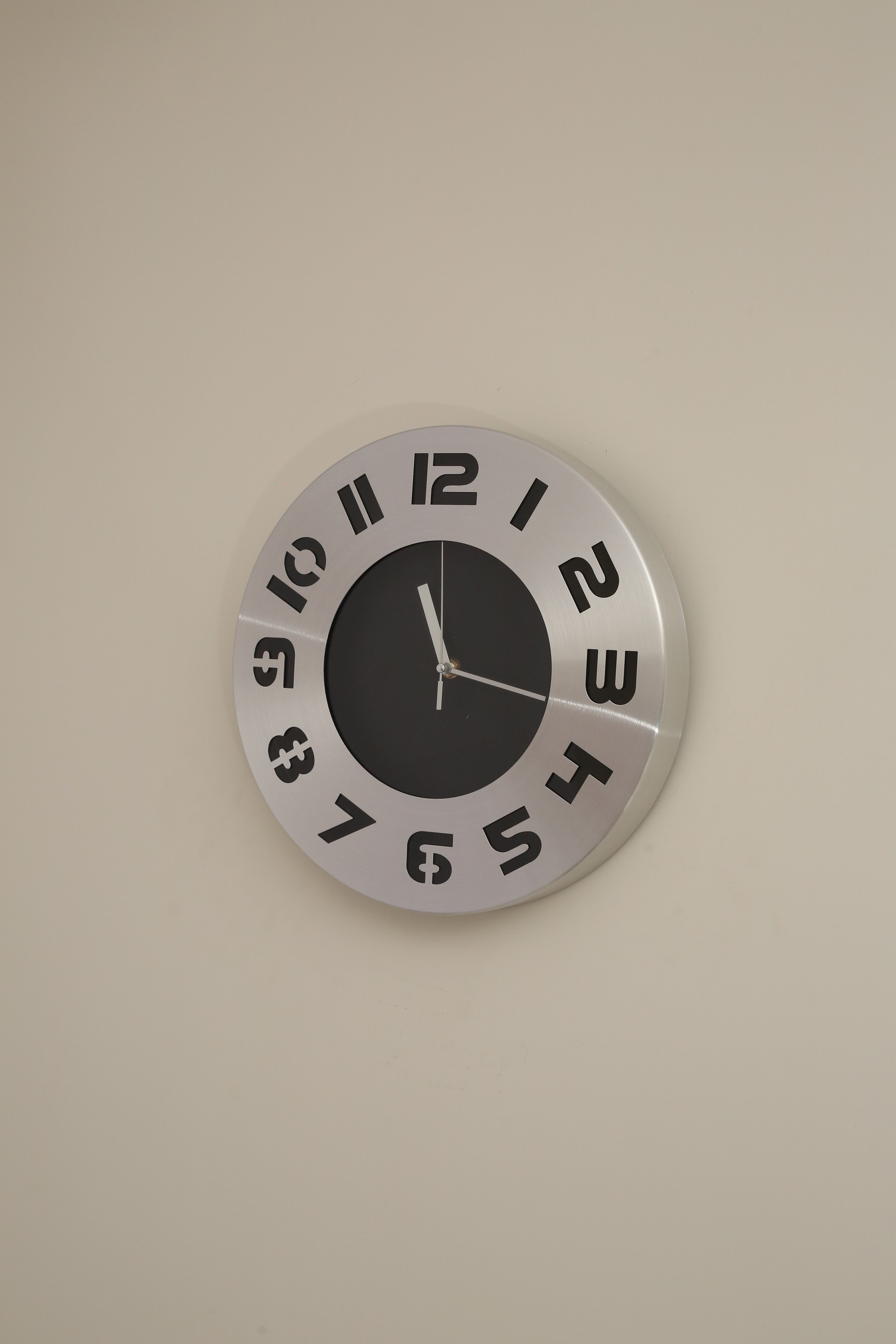 Wall Clock Metal Antek-301