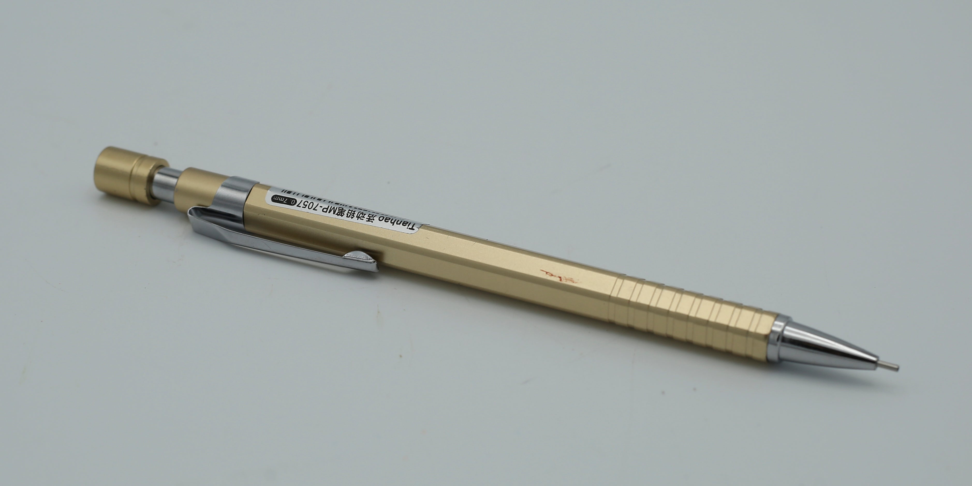 Mechanical Pencil Single 0.7mm No.7057 with free lead box