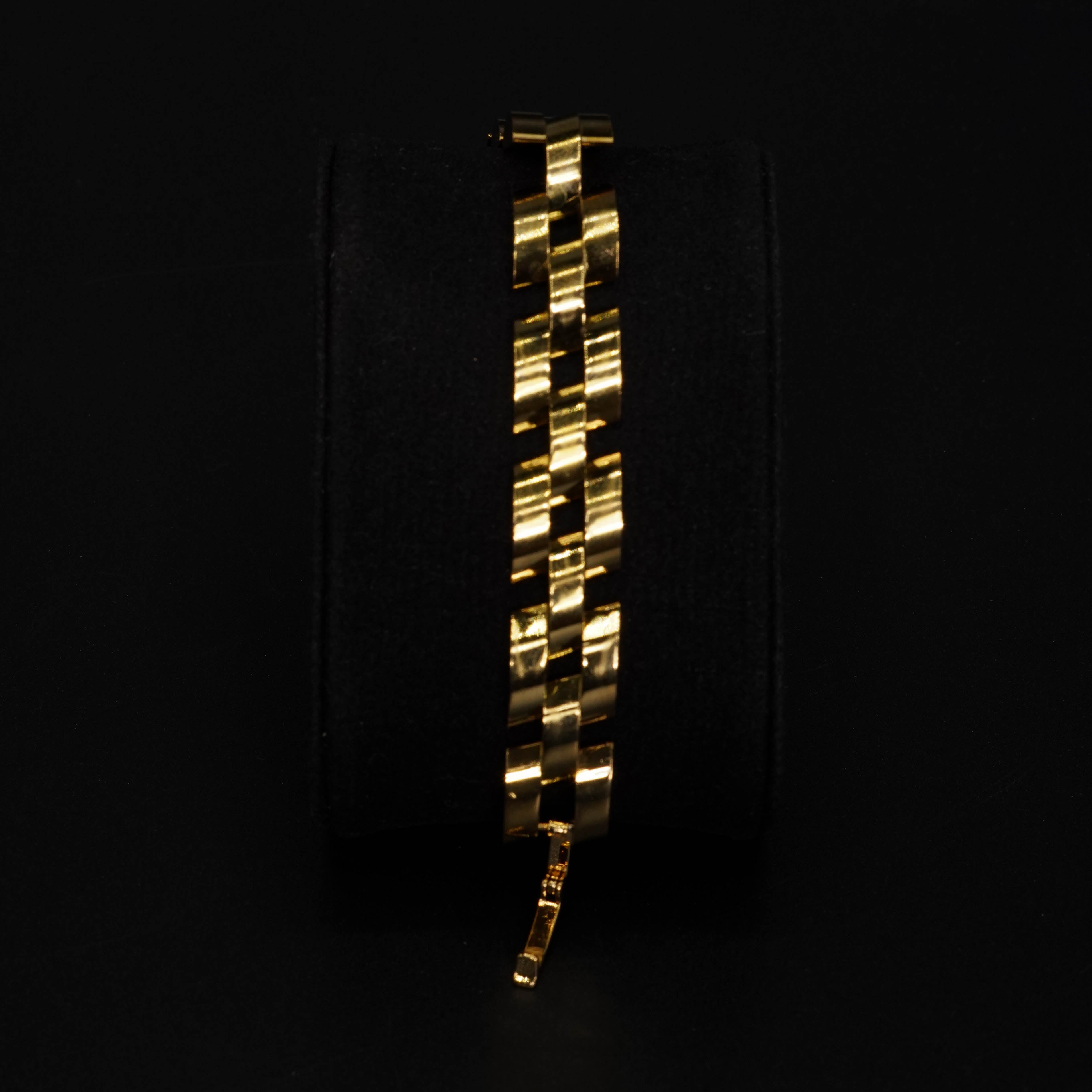 Golden Stainless Steel Bracelet for Boys and Men Lifetime Colour Guarantee B-4