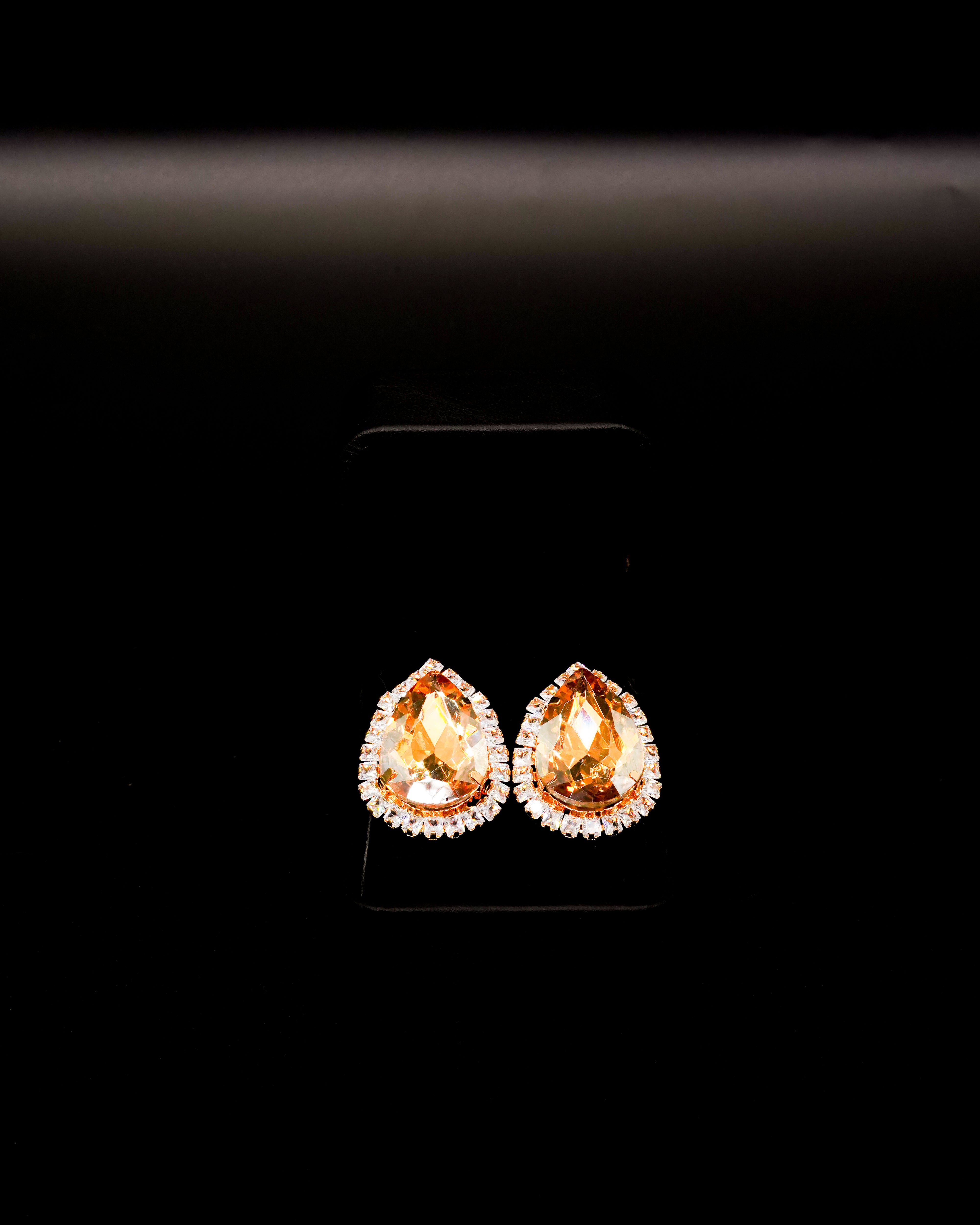 Majesty Stud Earrings E-18