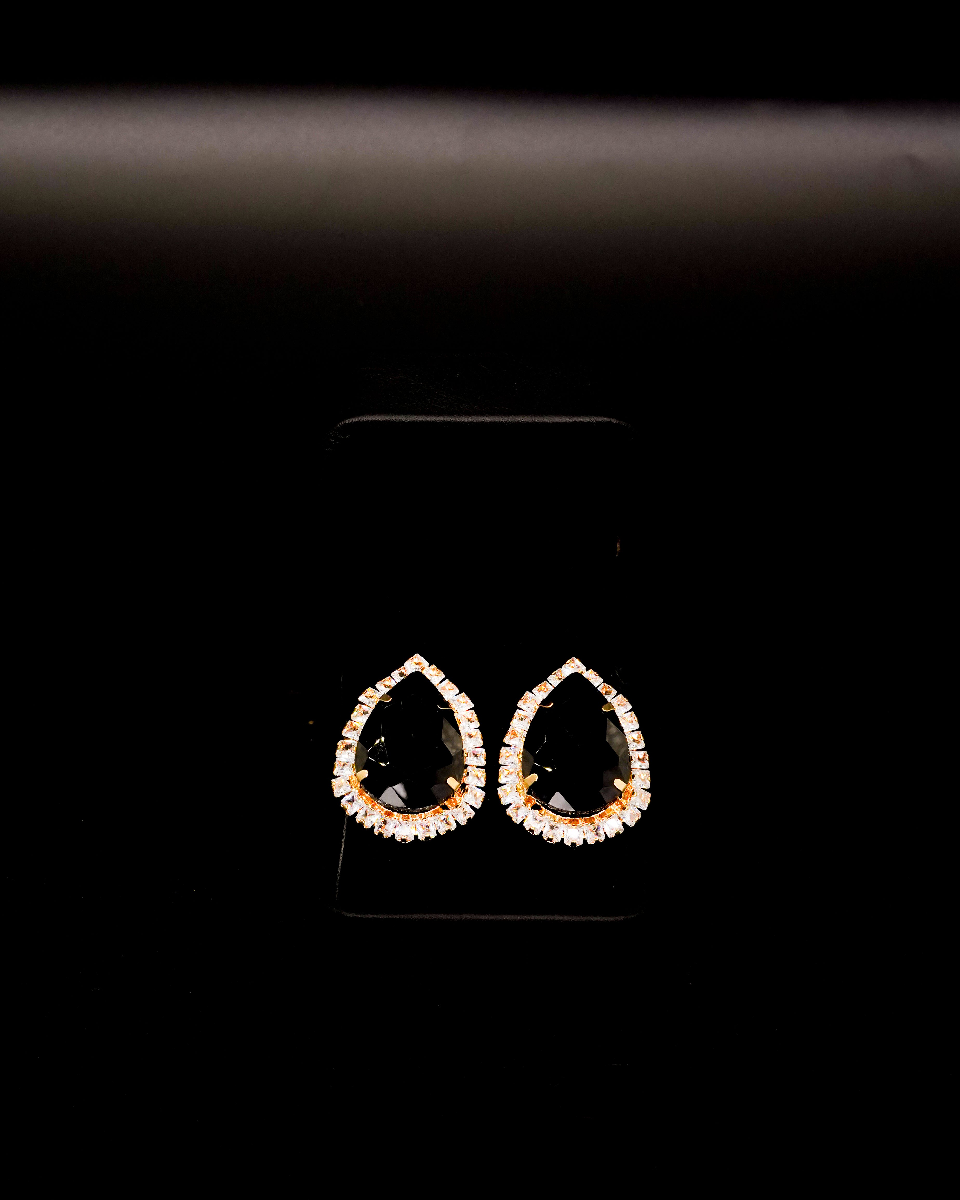 Majesty Stud Earrings E-18