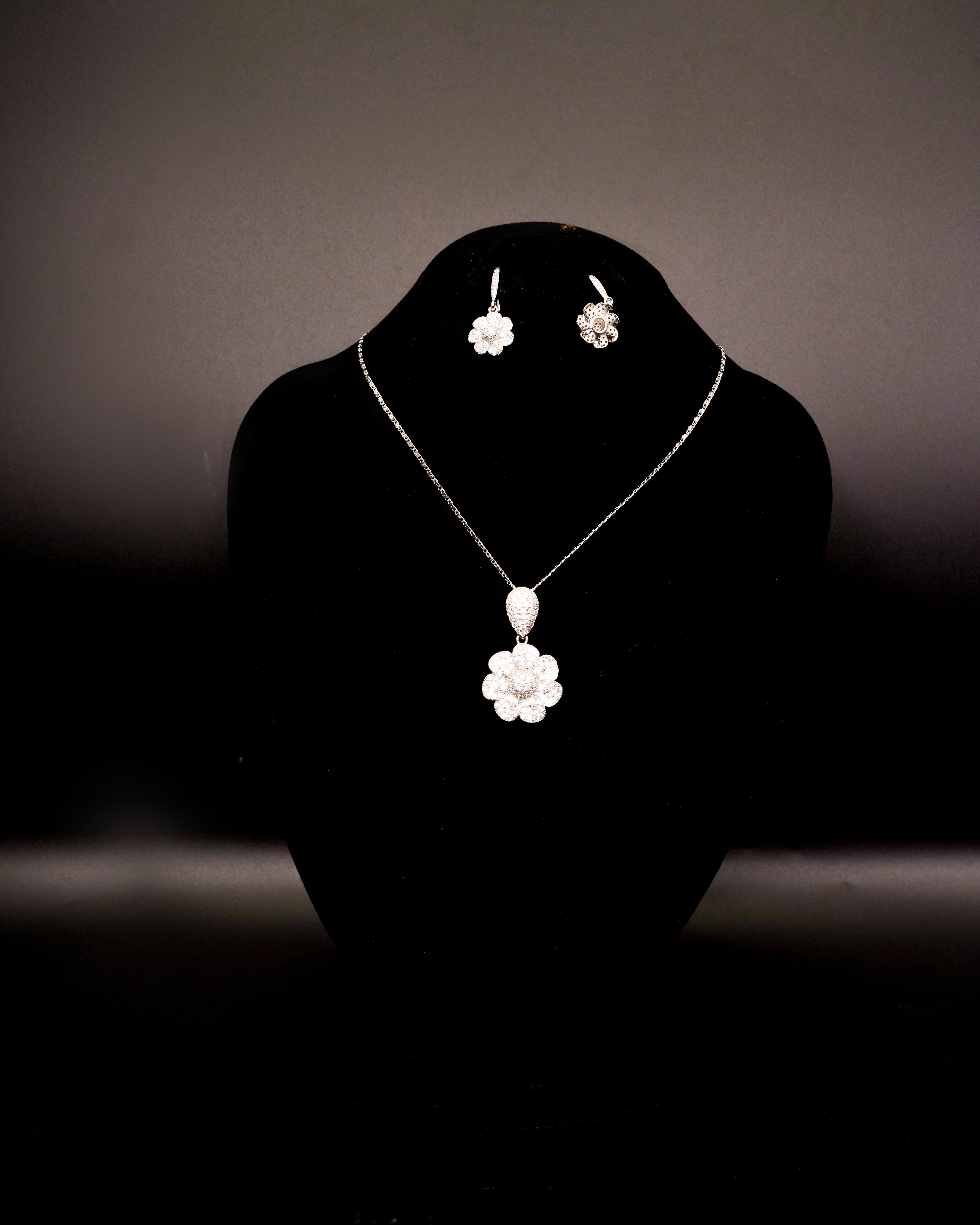 Elegand Flower Shaped Locket Set with Earrings LS-8