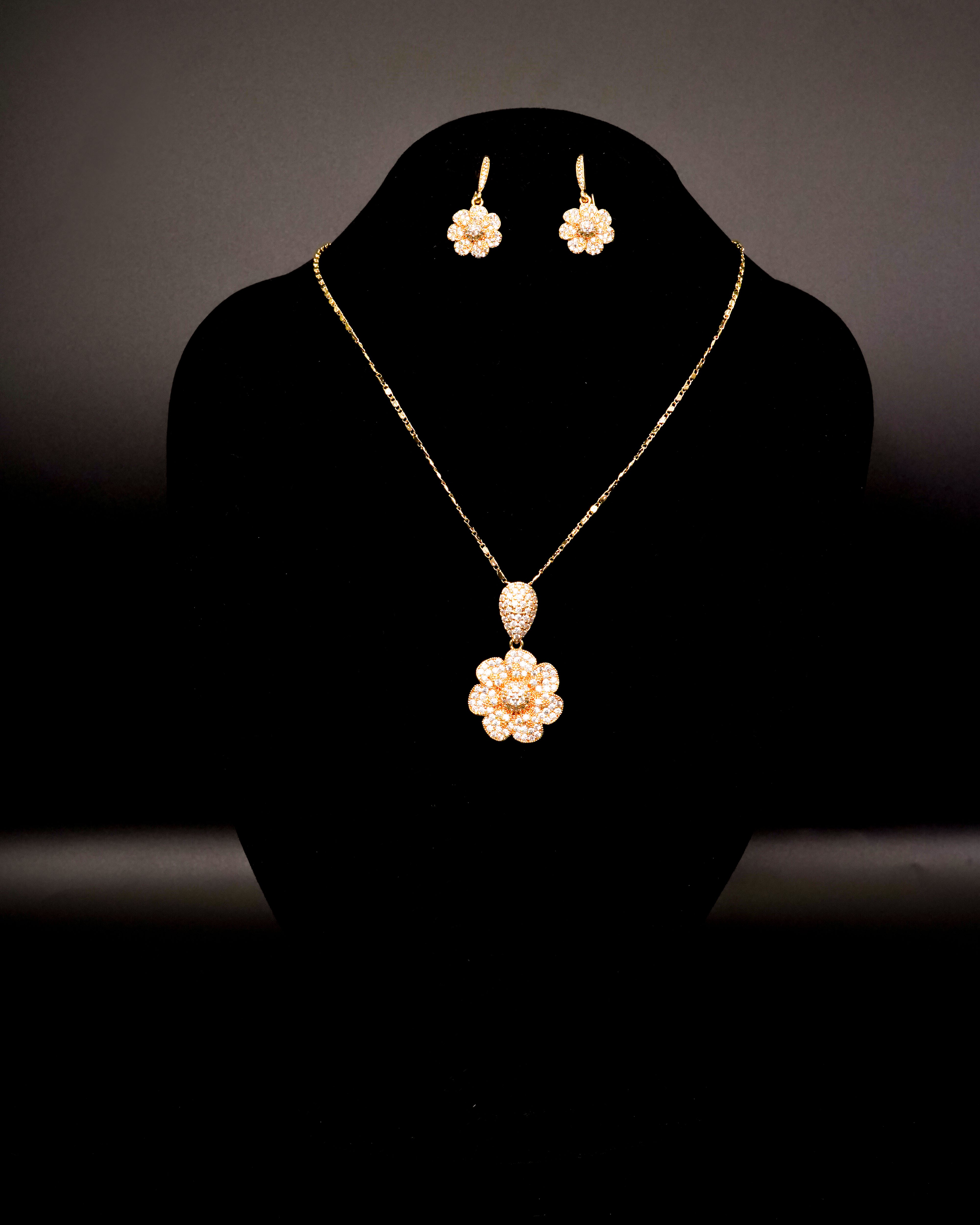 Elegand Flower Shaped Locket Set with Earrings LS-8