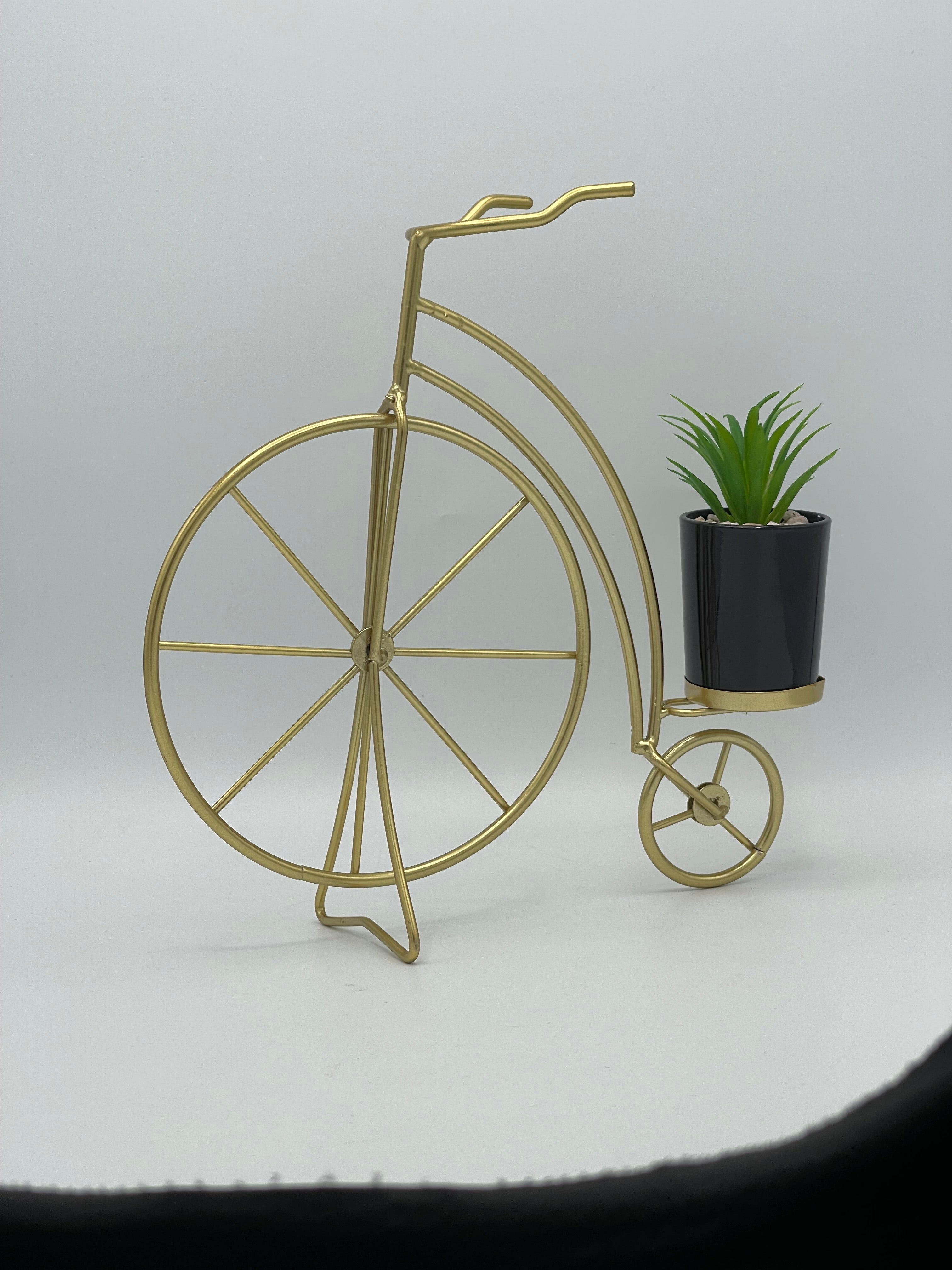 Home Decor Metal Alloy Cycle Style Centerpiece Large RK 11  Size (10x3)