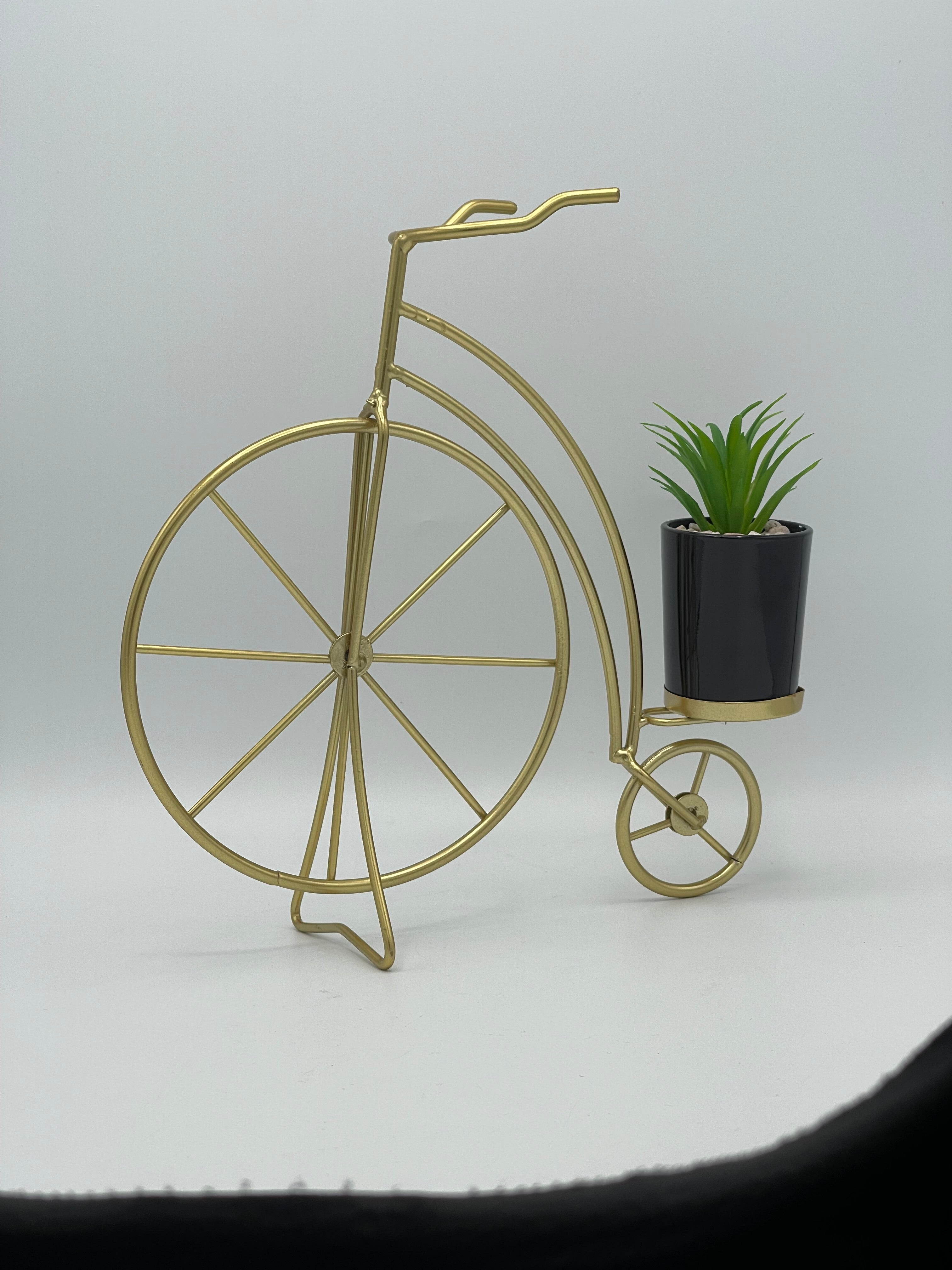 Home Decor Metal Alloy Cycle Style Centerpiece Large RK 11  Size (10x3)